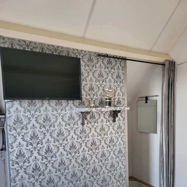 Televisie gastenverblijf - Reconnect Televisie gastenverblijf - Reconnect